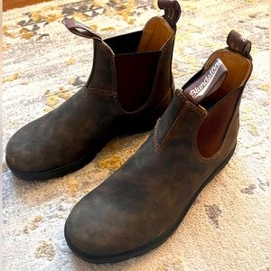 Like New — Blundstone Chelsea Boots - Women’s 9/9.5